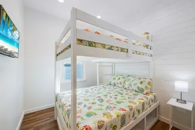 Queen over Queen Bunk Beds