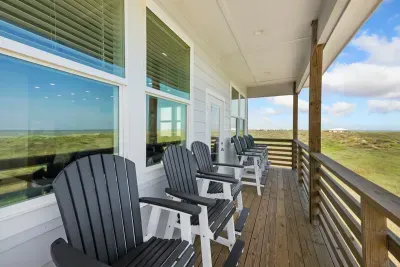 Grab a morning coffee or an evening drink and enjoy the peaceful scenery in complete comfort.
