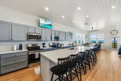 From quick morning coffees to full family feasts, this layout makes meal prep feel effortless.