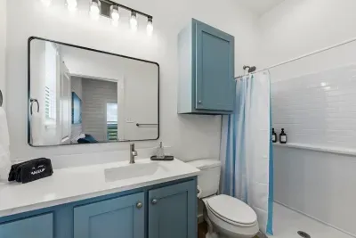 Ensuite bathroom in King Bedroom on lower level