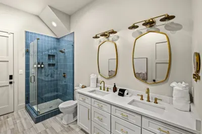 One of the 4 full bathrooms