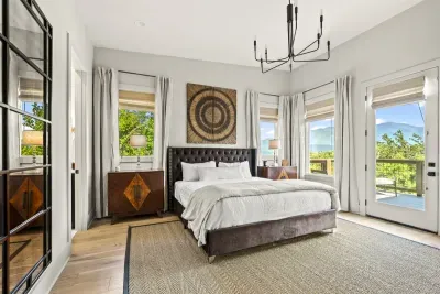 Large Primary Bedroom with King Bed