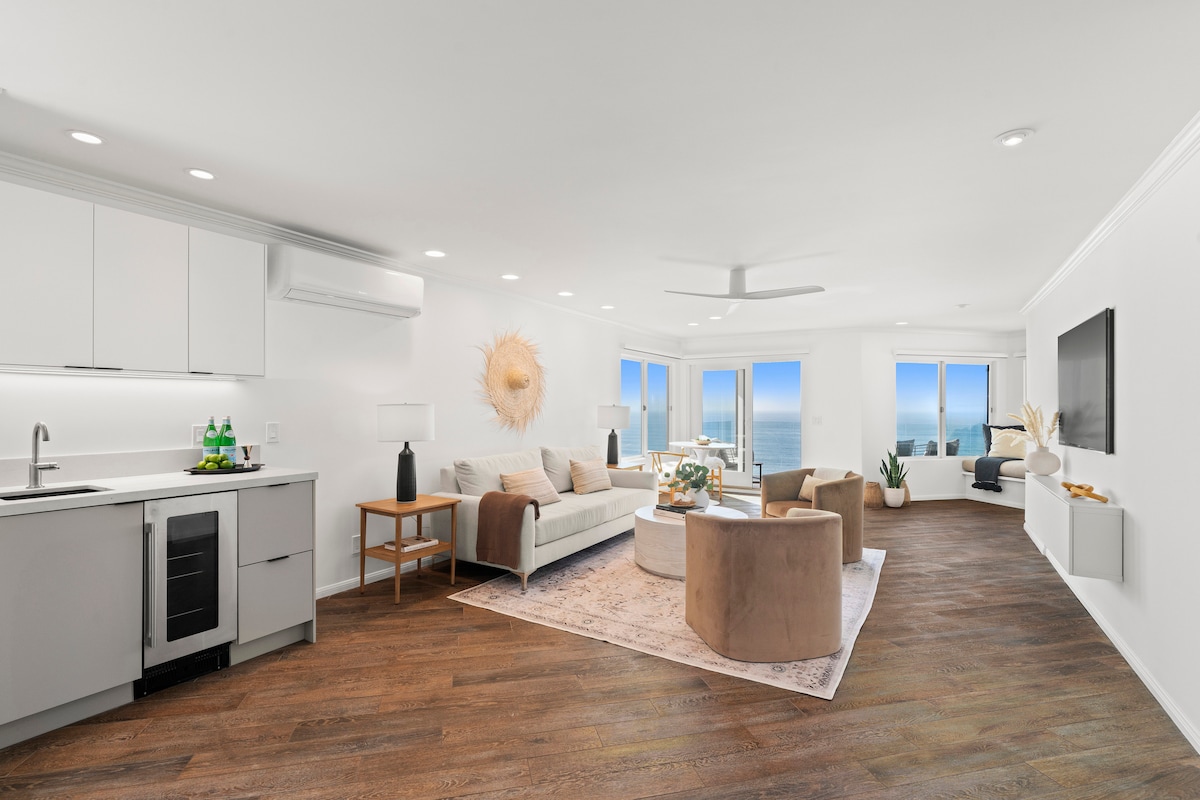Oceanfront, AC, Fully Remodeled Unit 