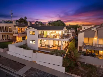 Moonlight Dream - 4 Bedroom Panoramic Ocean Views - image 1 of 62
