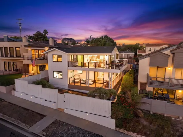 Moonlight Dream - 4 Bedroom Panoramic Ocean Views 