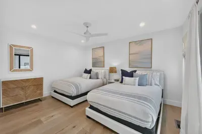 Moonlight Dream - 4 Bedroom Panoramic Ocean Views - image 23 of 62