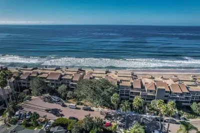 SurfSong Dream - Beachfront - image 8 of 38