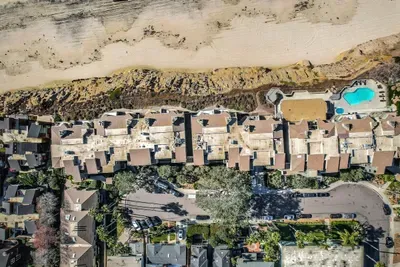 SurfSong Dream - Beachfront - image 33 of 38