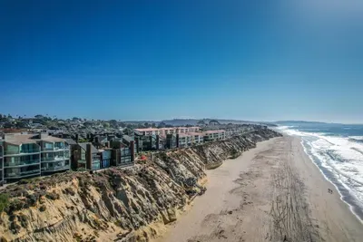SurfSong Dream - Beachfront - image 32 of 38