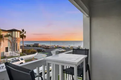 Juniper Beach Studio 1 Bed, Ocean Views - image 1 of 31