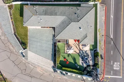 Beachfront House w/ Patio BBQ & Fire Pit - image 30 of 32