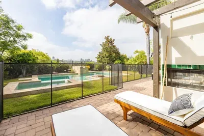 Private Hilltop Escape: Pool, Hot Tub, Near Beach - image 22 of 30