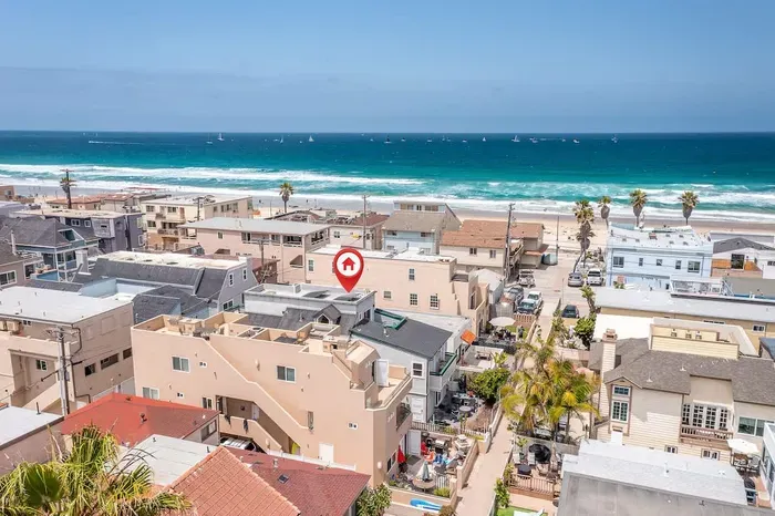 Mission Beach House w/ Private Patio, Steps to - image 2 of 19