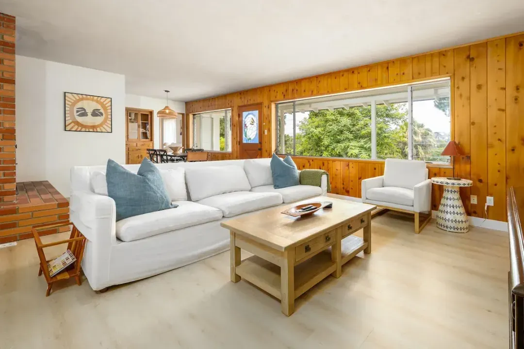Single-Level 3 Bedroom, Tropical Backyard, Peek Ocean View - image 1 of 16