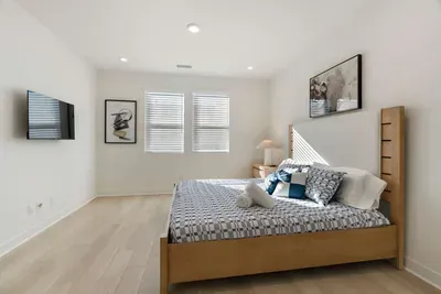 Newly Constructed 4 Bedroom - image 10 of 31