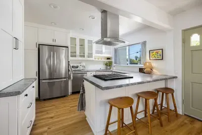 Carlsbad Cottage - Remodeled - image 4 of 28