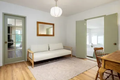 Carlsbad Cottage - Remodeled - image 11 of 28