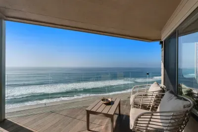 Oceanfront, AC, Fully Remodeled Unit - image 17 of 51