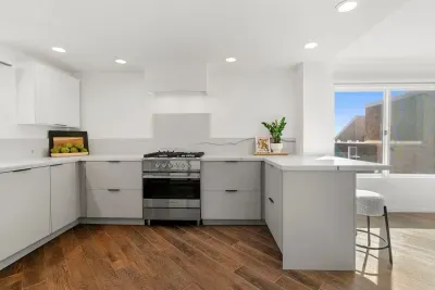 Oceanfront, AC, Fully Remodeled Unit - image 25 of 51