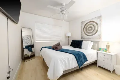 5 Bedroom Home With Firepit - image 7 of 20