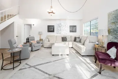 5 Bedroom Home With Firepit - image 3 of 20