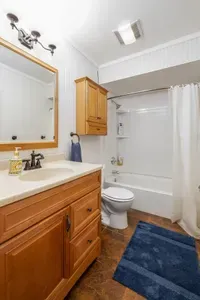 5 Bedroom Home With Firepit - image 13 of 20