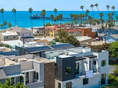 Rooftop Home With Ocean View & Private Parking - image 19 of 24