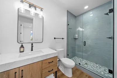 Rooftop Home With Ocean View & Private Parking - image 8 of 24