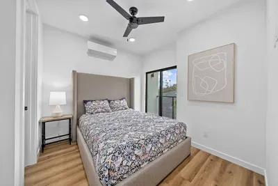 Rooftop Home With Ocean View & Private Parking - image 13 of 24