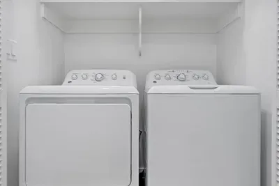 Rooftop Home With Ocean View & Private Parking - image 21 of 24