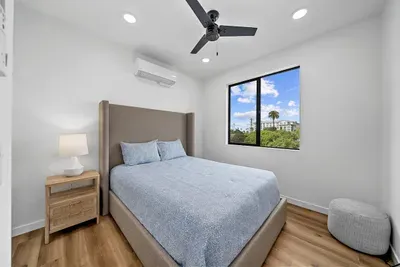 Rooftop Home With Ocean View & Private Parking - image 15 of 24