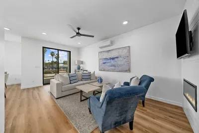 Rooftop Home With Ocean View & Private Parking - image 4 of 24