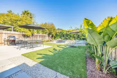 Carlsbad Bungalow, Large Backyard - image 11 of 17