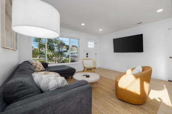 Carlsbad Bungalow, Large Backyard