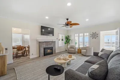 Carlsbad Blvd Villa - image 9 of 25