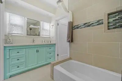 Carlsbad Blvd Villa - image 12 of 25