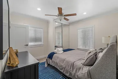 Carlsbad Blvd Villa - image 16 of 25