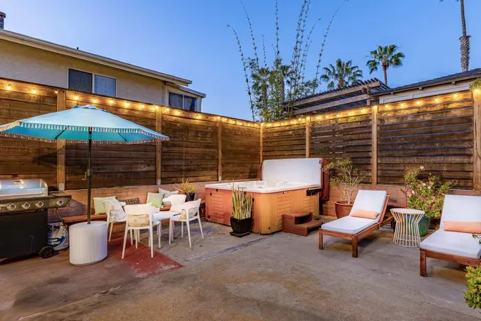 Ocean Beach Bungalow - Close To Beach - image 3 of 28