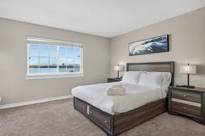 Lagoonfront 3BR Pickleball, Kayaks, Basketball - image 31 of 52
