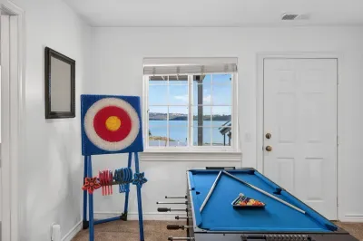 Lagoonfront 3BR Pickleball, Kayaks, Basketball - image 6 of 52