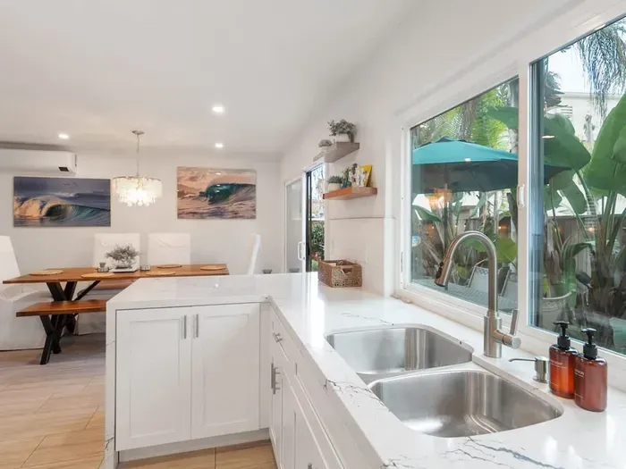 Cozy, Pet Friendly, 3 Bedroom - image 3 of 29