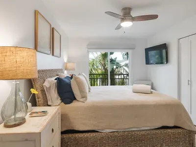 Cozy, Pet Friendly, 3 Bedroom - image 8 of 29