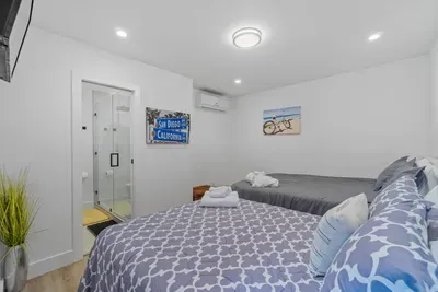 Carlsbad Beachfront Home W/ Hot tub - image 18 of 32