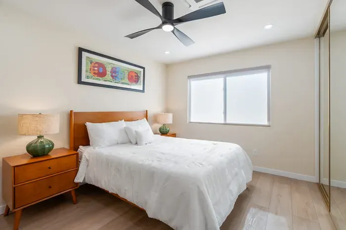 Urban Oasis - Just Remodeled - image 5 of 27