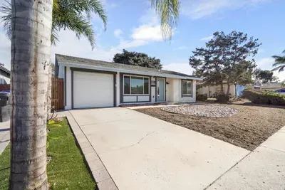 Urban Oasis - Just Remodeled - image 26 of 27