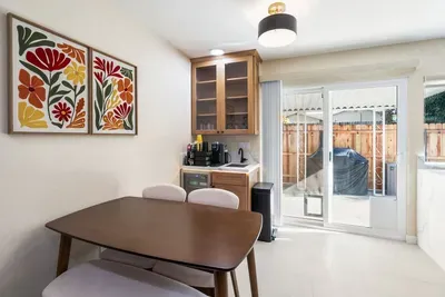 Urban Oasis - Just Remodeled - image 16 of 27