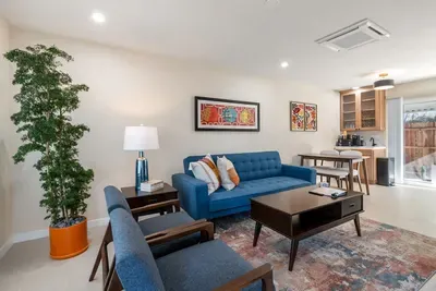Urban Oasis - Just Remodeled - image 1 of 27