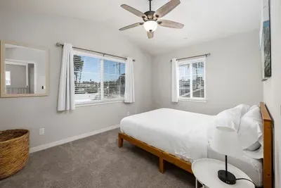 Large 4 Bedroom Close To Beach - image 13 of 21
