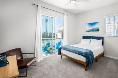 Large 4 Bedroom Close To Beach - image 11 of 21