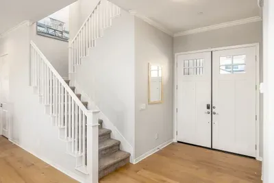 Large 4 Bedroom Close To Beach - image 21 of 21